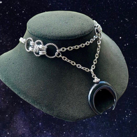 Handmade maille choker & Black crecent moon lunula horns charm goth necklace - Picture 12 of 13